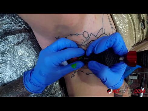 ❤️ Extremadamente tatuado hottie Sully Savage consiguió un tatuaje en su clítoris ️❌ Video de porno de calidad en es.ph-vassena.ru ❌️❤️❤️❤️❤️❤️❤️❤️